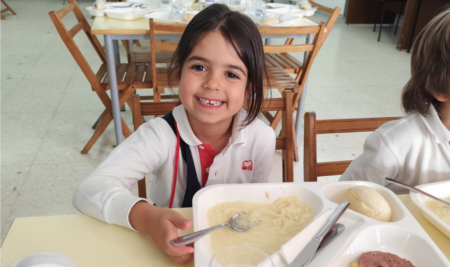 Comer, convivir y crecer: el valor educativo del comedor escolar